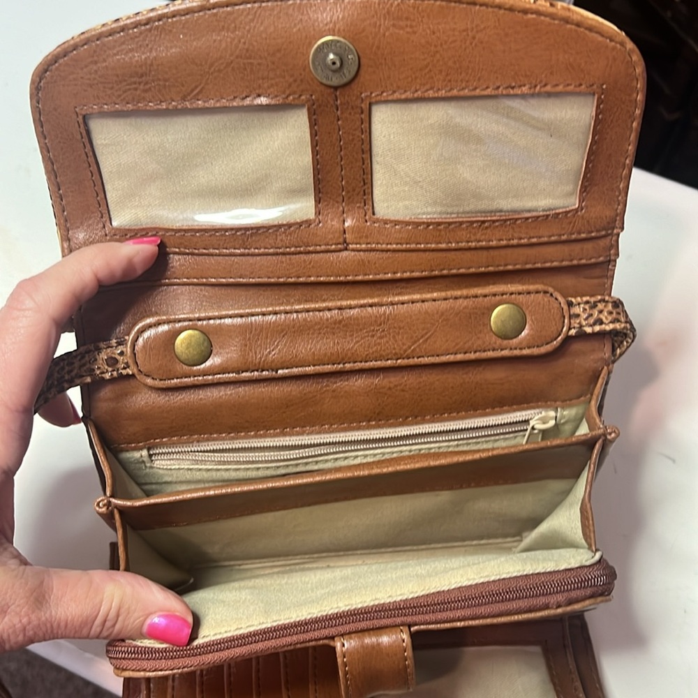 Coldwater Creek Purse Wallet Cross Body Bag Card Organizer Tan Brown - Picture 5 of 12